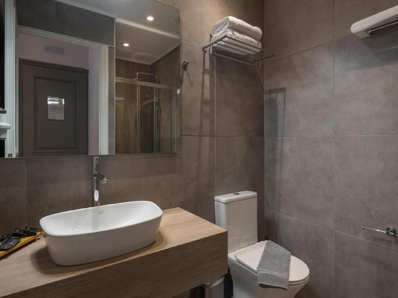 Hotel Teo International Near Delhi Airport By-Tu Casa Neu-Delhi Exterior foto